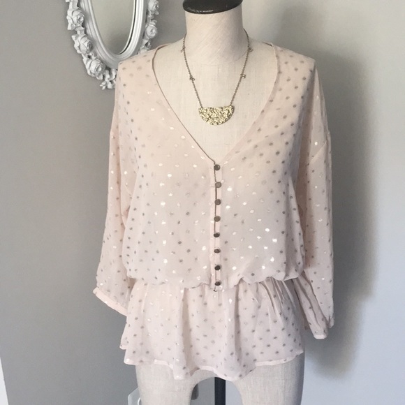 Forever 21 Tops - Sheer 3/4 light pink top w/ Gold